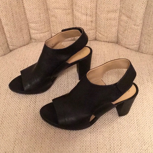 Naturalizer sandals. Black leather. - Picture 1 of 7